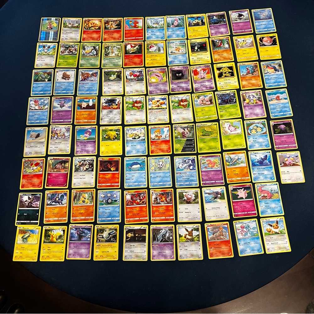 Pokémon TCG Trading Card Game Bundle of 86